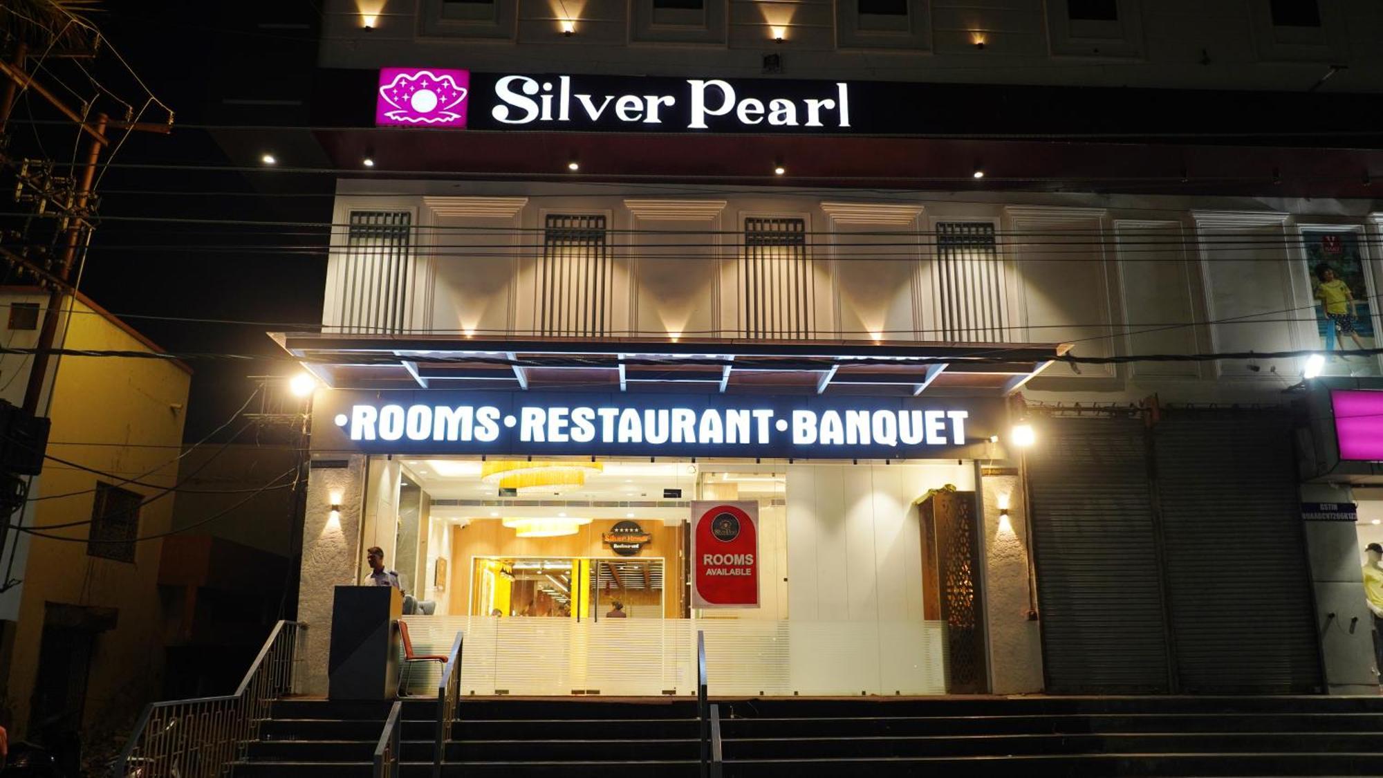 Hotel Silver Pearl อาลีการห์ ภายนอก รูปภาพ